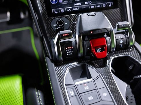 Used 2022 Lamborghini Urus image 45