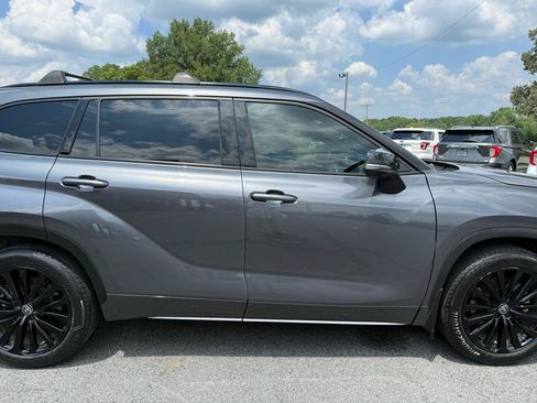 Used 2023 Toyota Highlander XSE FWD image 46