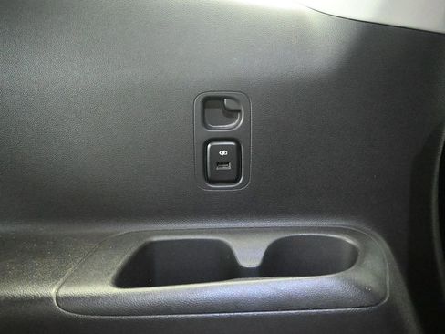 Used 2018 Buick Enclave Essence image 18