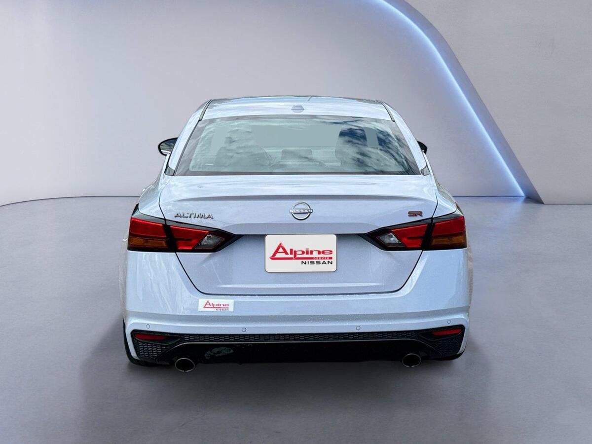 Used 2024 Nissan Altima 2.5 SR FWD image 4