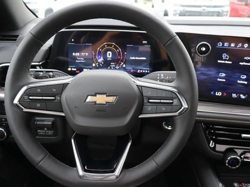 New 2026 Chevrolet Suburban Premier AWD/4WD image 8