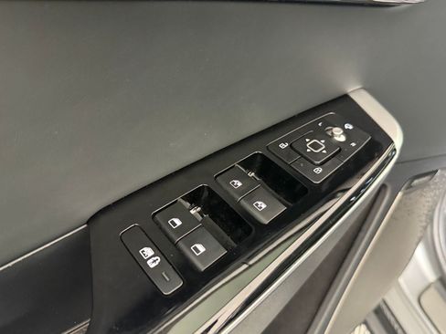 Used 2022 Kia EV6 GT-Line w/ First Edition Package AWD/4WD image 12