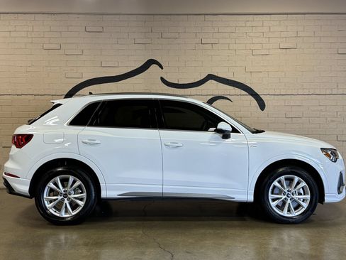 Used 2022 Audi Q3 2.0T Premium Plus AWD/4WD image 3