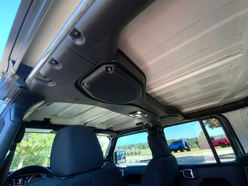 Used 2022 Jeep Wrangler Unlimited Sport image 31