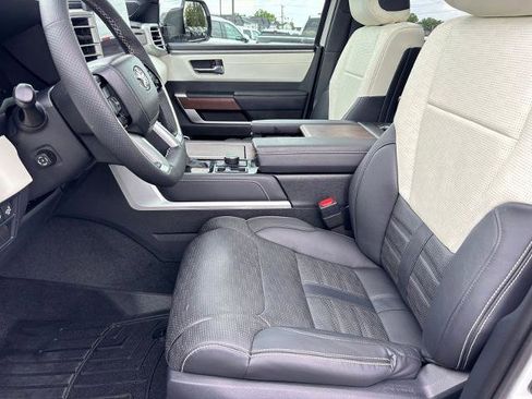 Used 2025 Toyota Sequoia Capstone AWD/4WD image 20