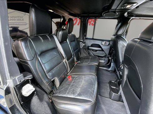 Used 2018 Jeep Wrangler Unlimited Sahara AWD/4WD image 26