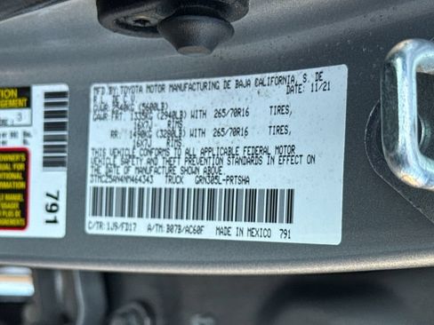 Used 2022 Toyota Tacoma TRD Off-Road AWD/4WD image 47
