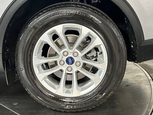 Used 2022 Ford Escape SE w/ Cold Weather Package FWD image 23
