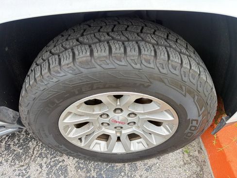 Used 2019 GMC Yukon XL SLT RWD image 14