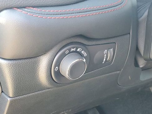 Used 2025 Dodge Durango GT AWD/4WD image 14