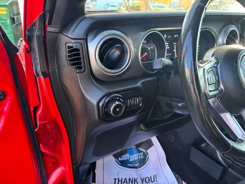 Used 2021 Jeep Wrangler Unlimited Sahara image 11