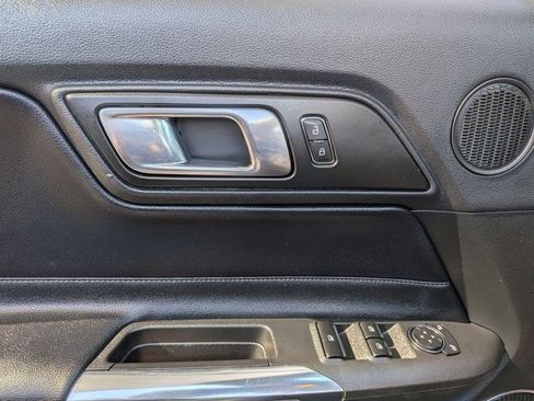 Used 2020 Ford Mustang Premium image 13