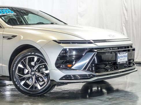 Used 2025 Hyundai Sonata SEL FWD image 3