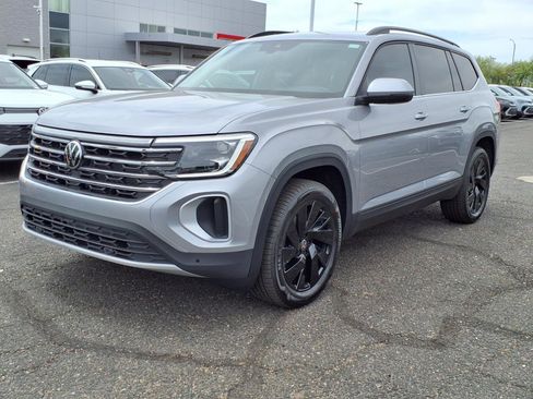 New 2026 Volkswagen Atlas SE image 3