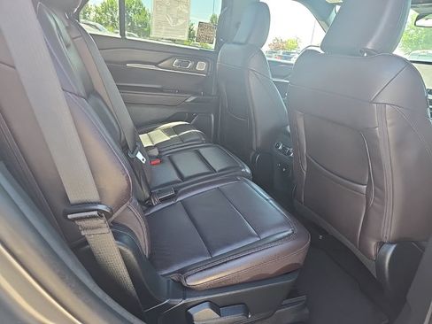 Used 2026 Ford Explorer Platinum AWD/4WD image 28