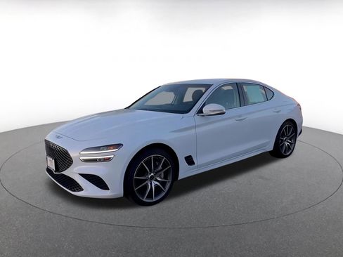 Used 2025 Genesis G70 2.5T image 8