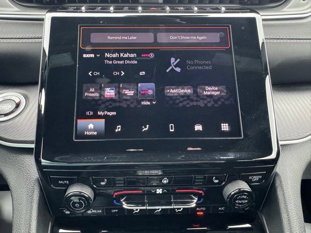 Used 2023 Jeep Grand Cherokee Altitude AWD/4WD image 8