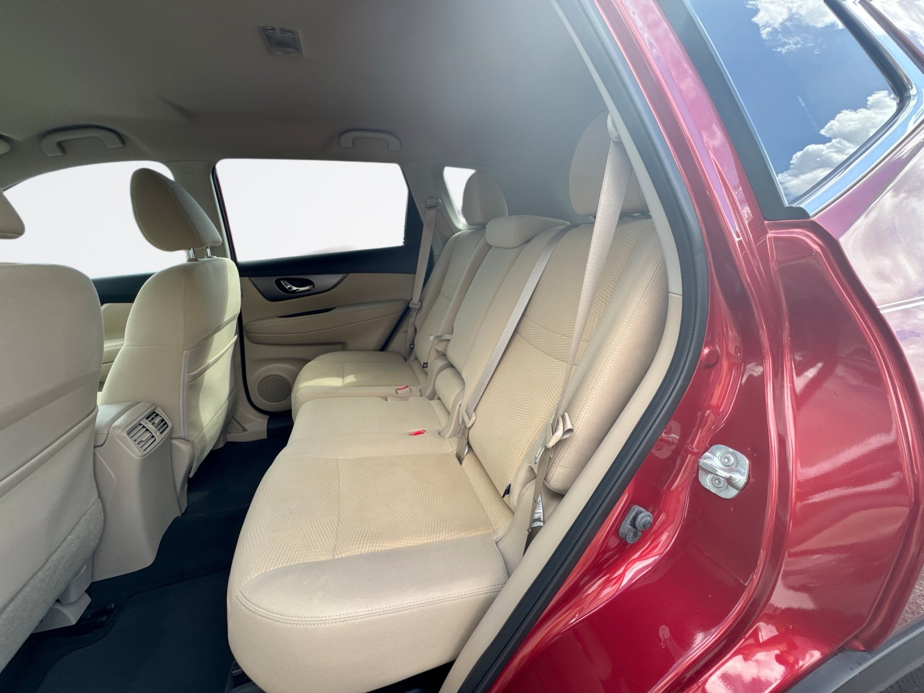Used 2016 Nissan Rogue SV FWD image 14