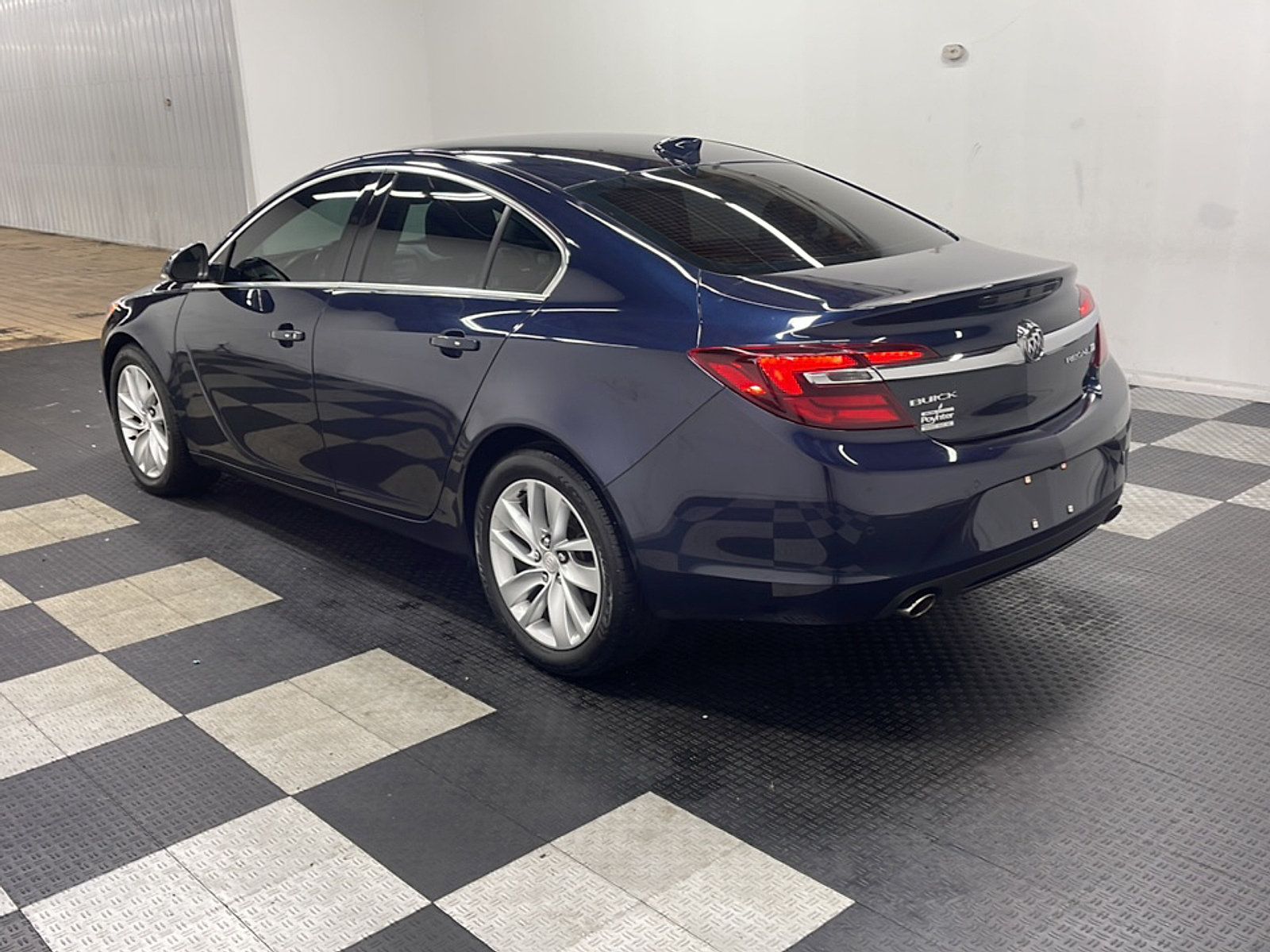 Used 2017 Buick Regal Premium FWD image 16
