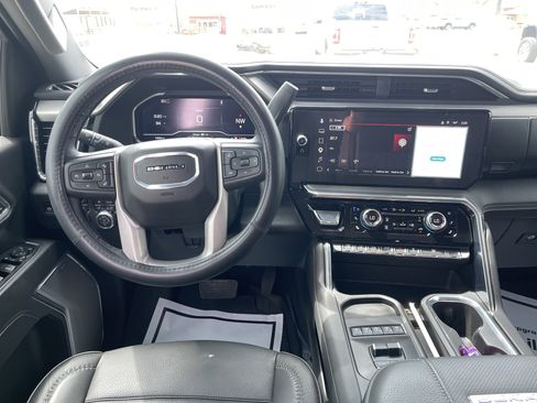 Used 2025 GMC Sierra 3500 Denali w/ Denali Reserve Package AWD/4WD image 16