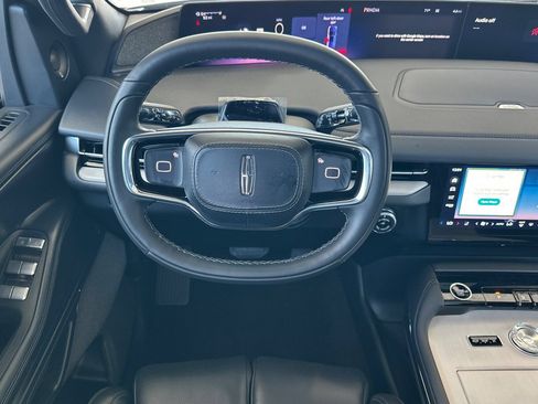 New 2026 Lincoln Navigator Reserve w/ Jet Appearance Package AWD/4WD image 13