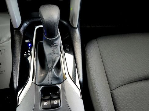 Certified 2024 Toyota Corolla Cross LE image 28