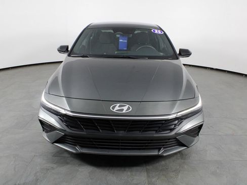 Certified 2025 Hyundai Elantra Sport FWD image 10
