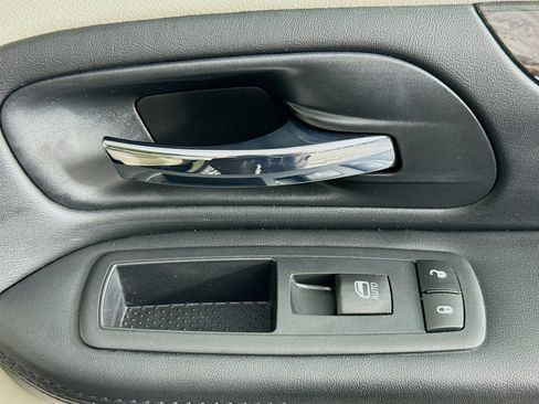 Used 2017 Dodge Grand Caravan SE w/ Power Window Group FWD image 46