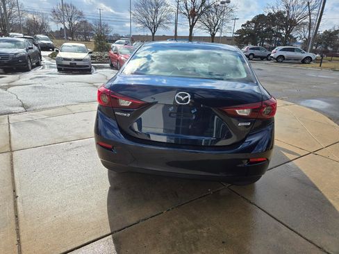 Used 2017 MAZDA MAZDA3 Touring image 6