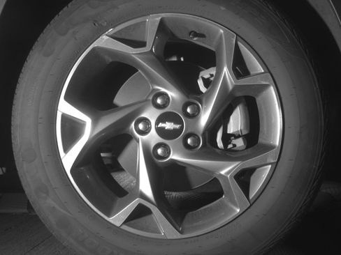 Used 2025 Chevrolet Trax LT FWD image 13