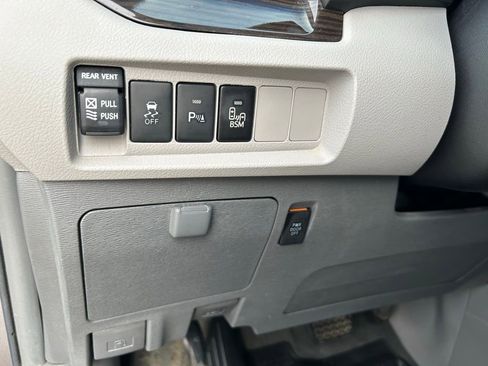 Used 2017 Toyota Sienna XLE Premium image 29