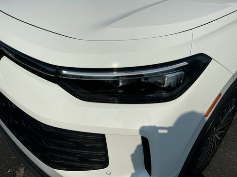 Certified 2025 Volkswagen Tiguan S w/ 18" Wheel Package image 30