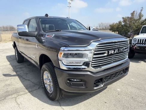 Used 2024 RAM 2500 Laramie AWD/4WD image 6