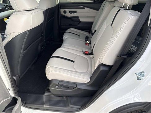 New 2026 Honda Pilot Touring image 17