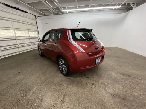 Used 2013 Nissan Leaf SL image 4