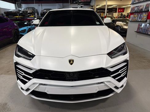 Used 2022 Lamborghini Urus image 2