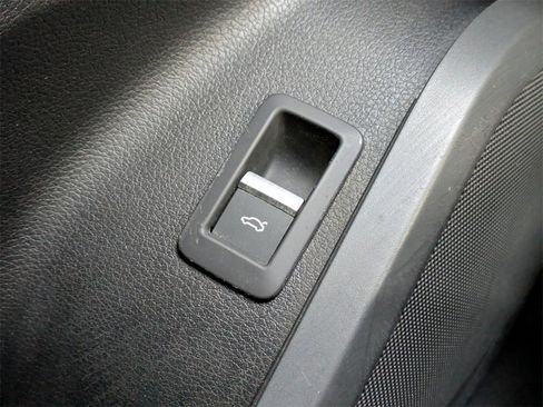 Used 2018 Audi Q5 2.0T Premium Plus w/ Premium Plus Package image 35