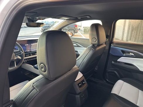 New 2026 Chevrolet Equinox EV LT image 30