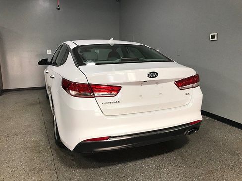 Used 2016 Kia Optima EX FWD image 4