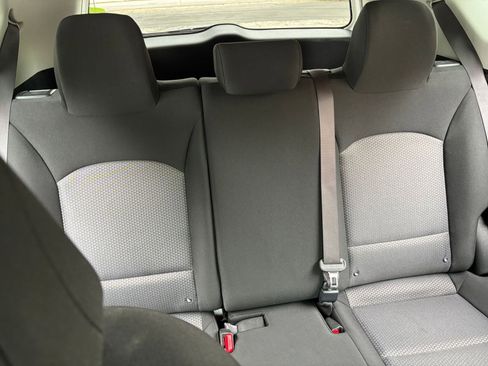 Used 2025 Kia Soul LX w/ LX Technology Package FWD image 32