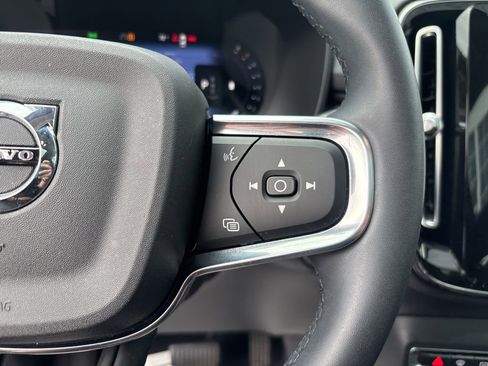 Certified 2023 Volvo XC40 B5 Plus w/ Climate Package AWD/4WD image 21