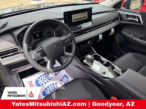 New 2026 Mitsubishi Outlander ES image 9