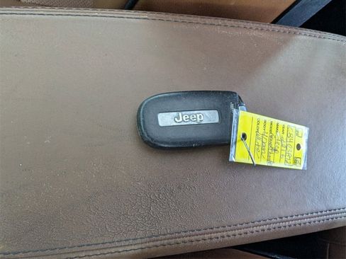 Used 2016 Jeep Grand Cherokee Summit w/ Premium Plus Apperance Group image 30