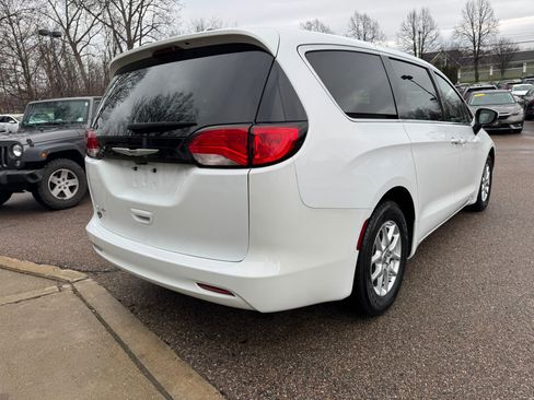 Used 2023 Chrysler Voyager LX FWD image 7