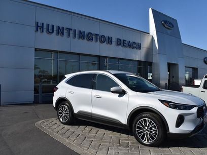 New 2025 Ford Escape SE w/ PHEV Premium Package