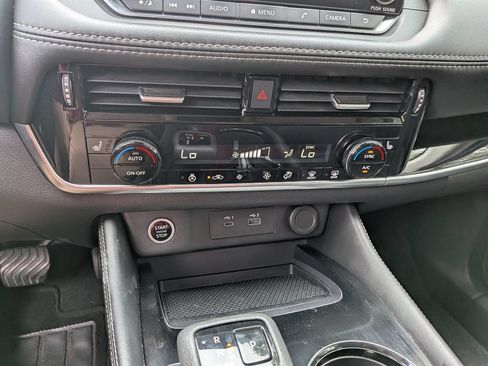 Used 2023 Nissan Rogue SL FWD image 18