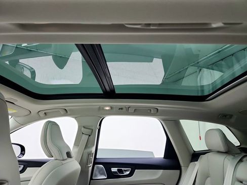 New 2026 Volvo XC60 B5 Ultra w/ Climate Package image 18