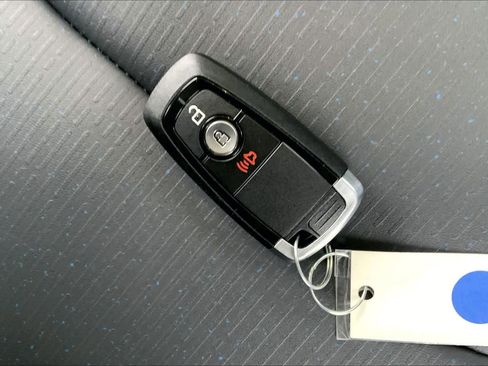 Used 2025 Ford Maverick Lobo image 14