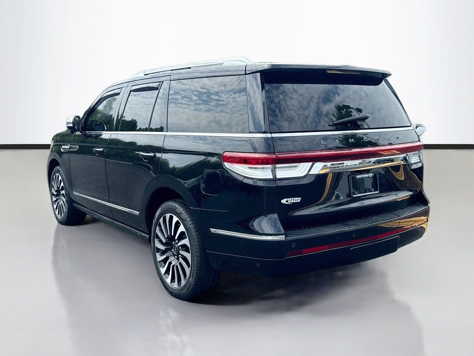 Used 2022 Lincoln Navigator Black Label AWD/4WD image 5