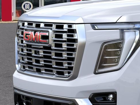 New 2026 GMC Yukon Denali w/ Sun & Power Step Package AWD/4WD image 37